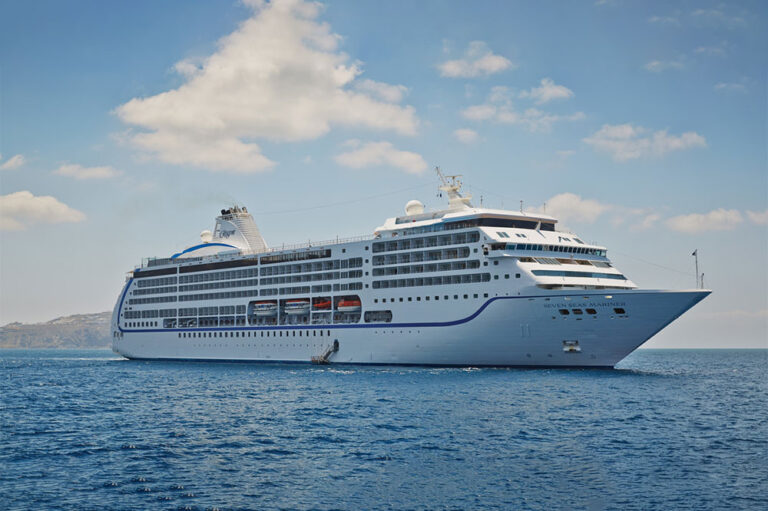 seven-seas-mariner-santorini