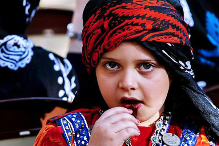 گلونی-روسری-لری