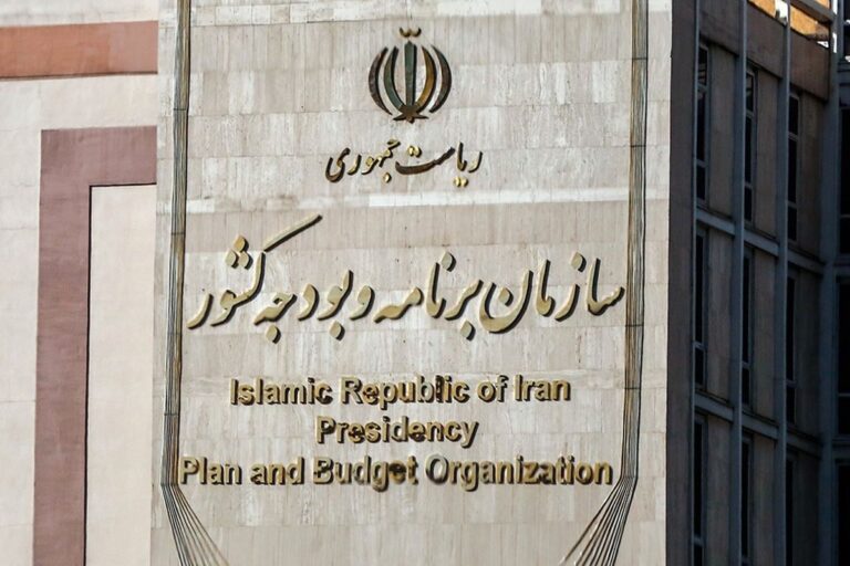 علت تأخیر در پرداخت حقوق معلمان، عبور هزینه‌ها از سقف قانونی بود