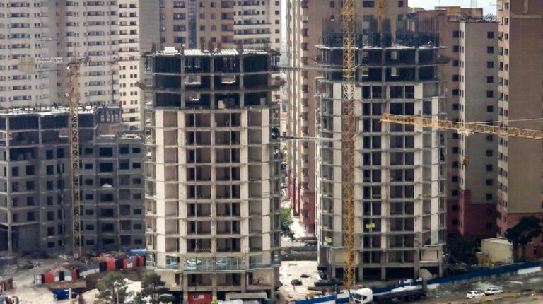 مراحل-ساخت-برج-در-منطقه22-تهران-دریاچه-چیتگر