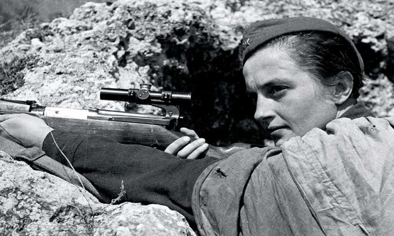 SOVIET FEMALE SNIPERS OF WWII