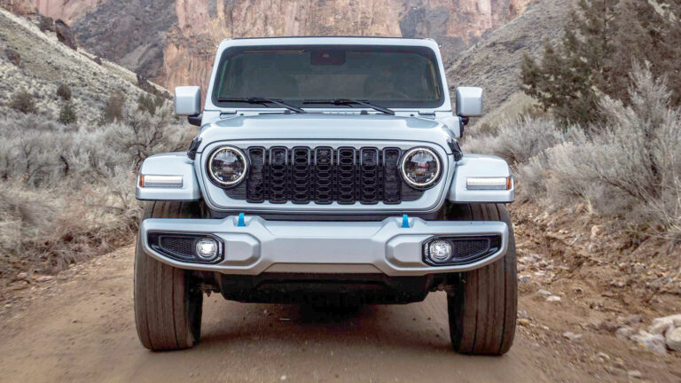 2024-jeep-wrangler-grille