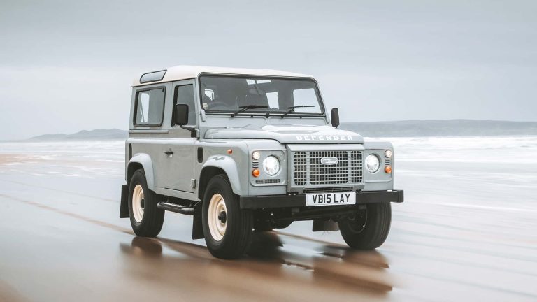land-rover-classic-defender-works-v8-islay-edition-1