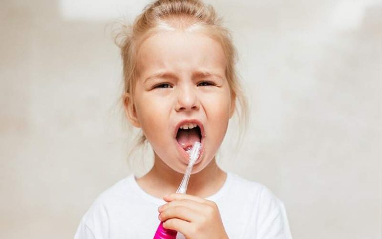 ۵ افسانه رایج دندانپزشکی که نباید باور کنید