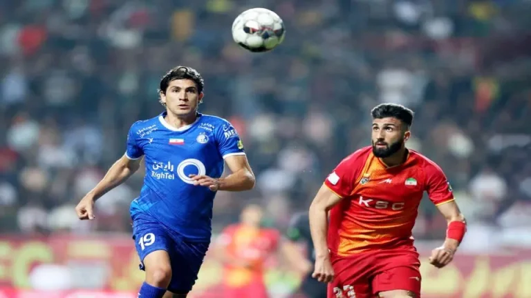 فولاد - استقلال