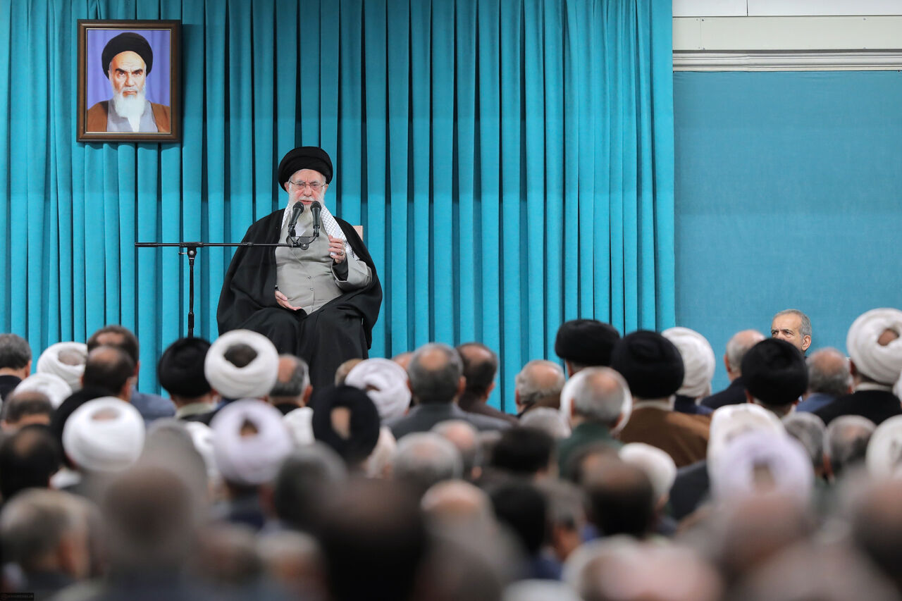 رهبر انقلاب