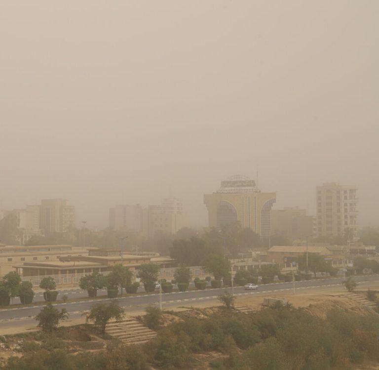 گرد و غبار