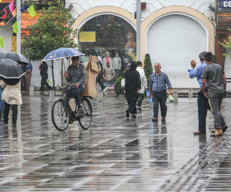 رگبار پراکنده باران
