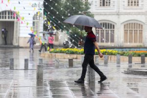 رگبار و رعد و برق