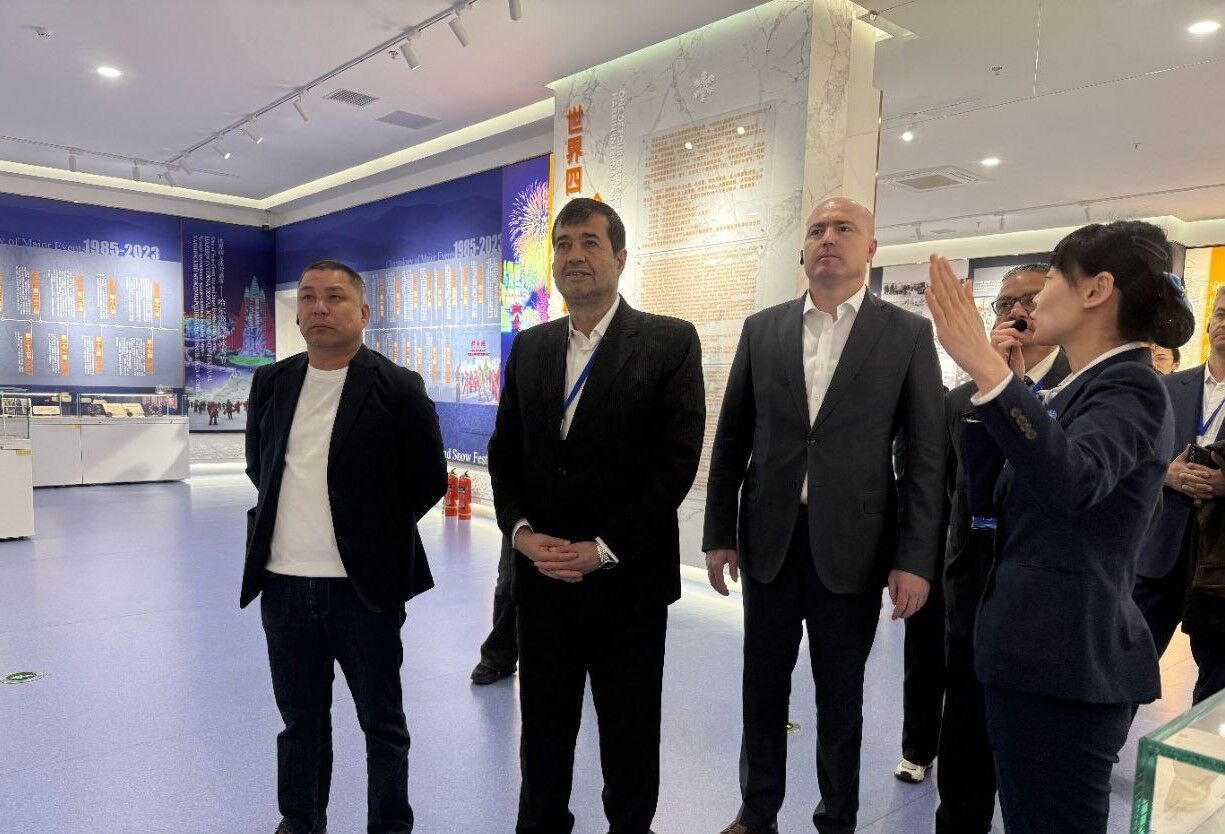 وزیر ورزش و جوانان