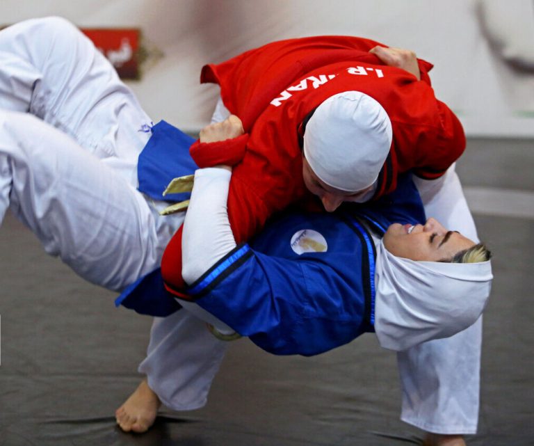 کشتی آلیش بانوان