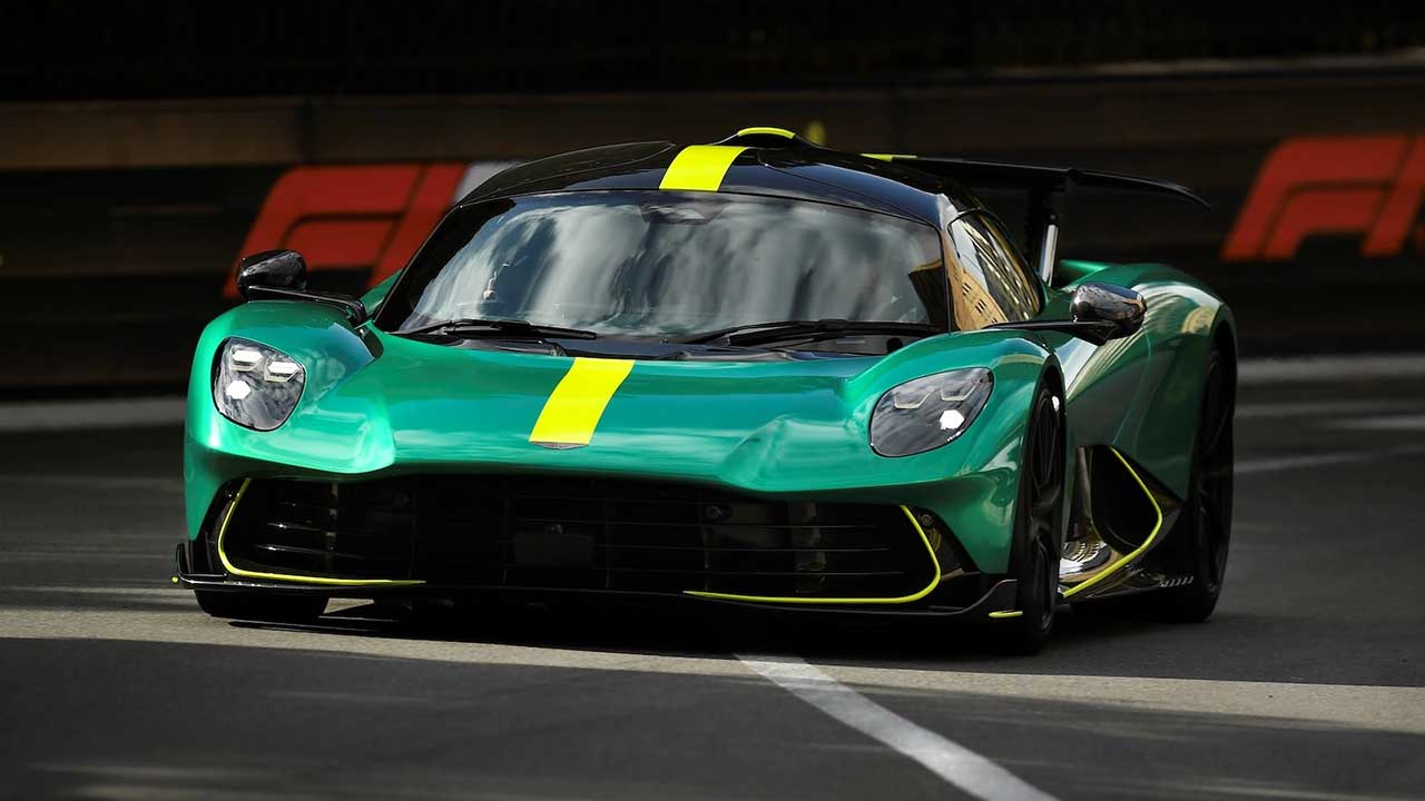 اولین نمایش عمومی آستون‌مارتین والهالا با رانندگی فرناندو آلونسو در موناکو