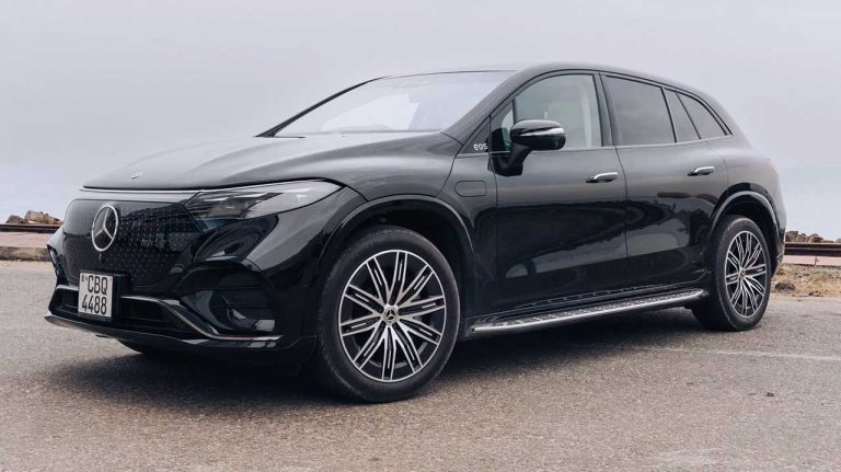 رانندگی با مرسدس EQS SUV