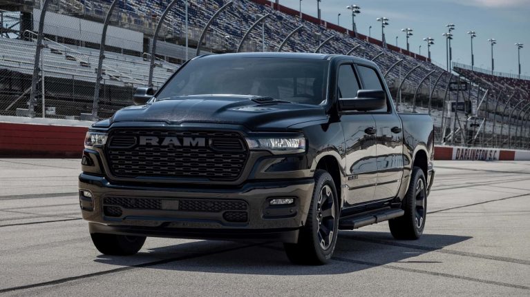 معرفی رم 1500 مدل ۲۰۲۶ و بازگشت پیشرانه V8 همی