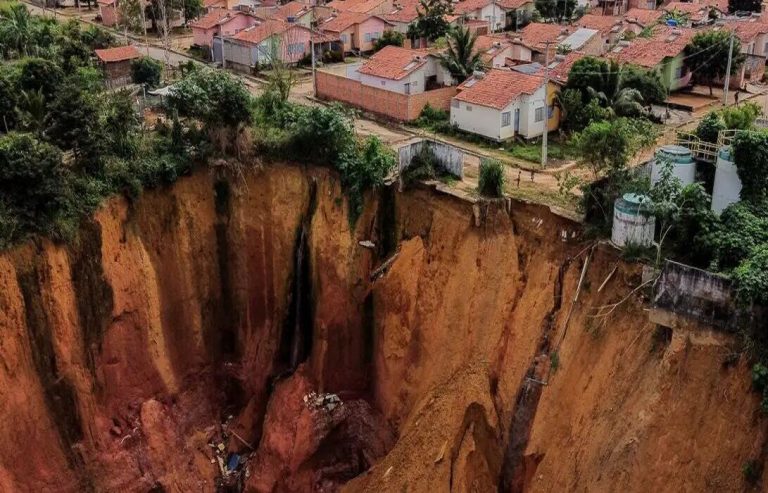 فرونشست زمین