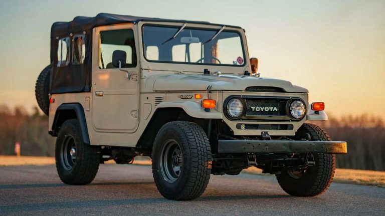 بازتولید تویوتا لندکروزر FJ40 با پیشرانه V8 آمریکایی!