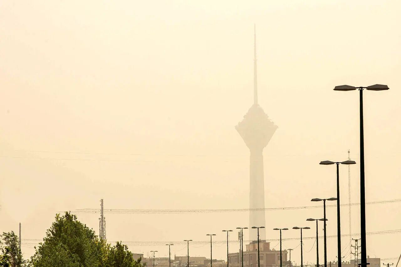 تهران در محاصره کانون های گرد و غبار
