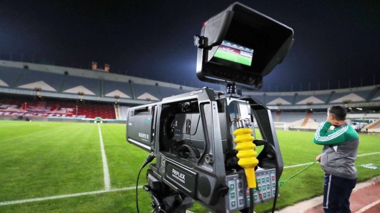 همان‌ آش و همان کاسه