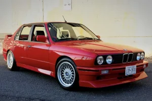 داستان تنها بی‌ام‌و M3 نسل E30 سدان