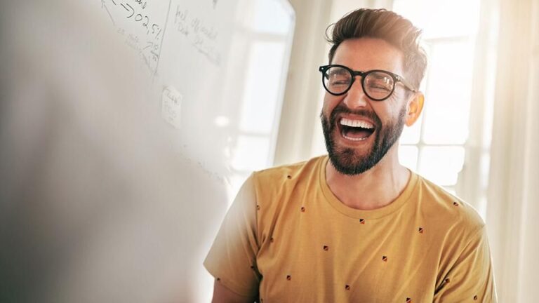 خنده‌های عصبی