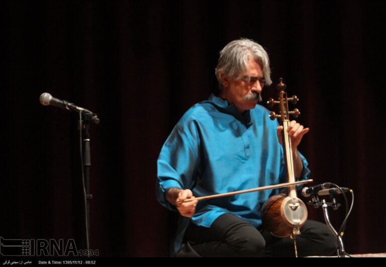 کمانچه‌نواز دیارِ