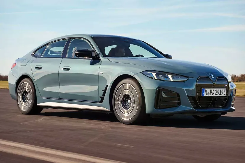 معرفی بی ام و i4 مدل ۲۰۲۶ با قدرت بیشتر و شتاب سریع‌تر از M3