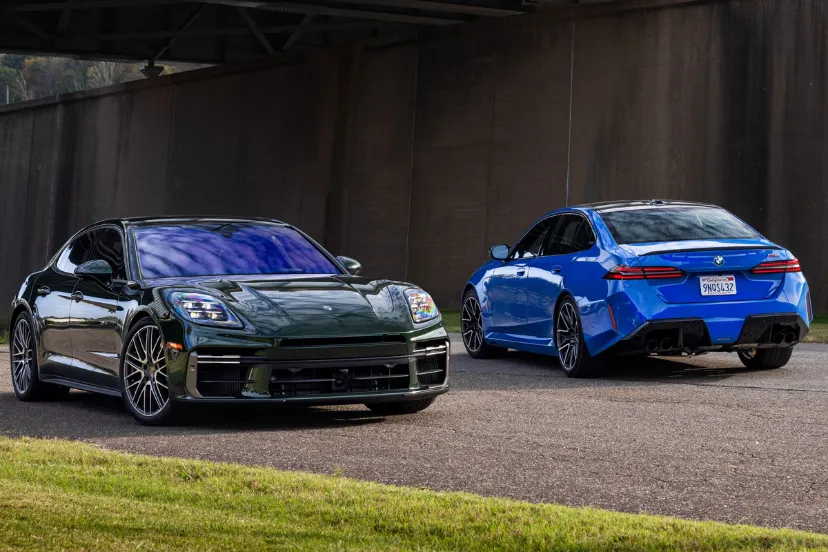 مقایسه دو ابر سدان هیبریدی