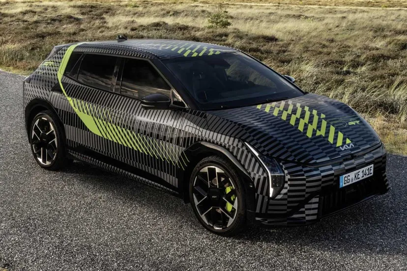 اولین تصاویر از هاچ‌بک داغ کیا EV4 GT