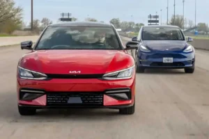 برتری طول عمر باتری خودروهای برقی کیا نسبت به تسلا