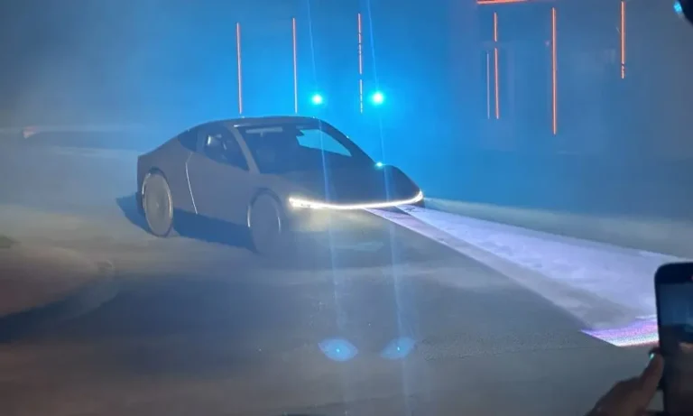 تسلا سایبرکب