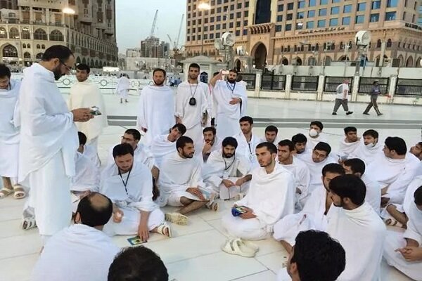 عمره‌گزاران دانشجو