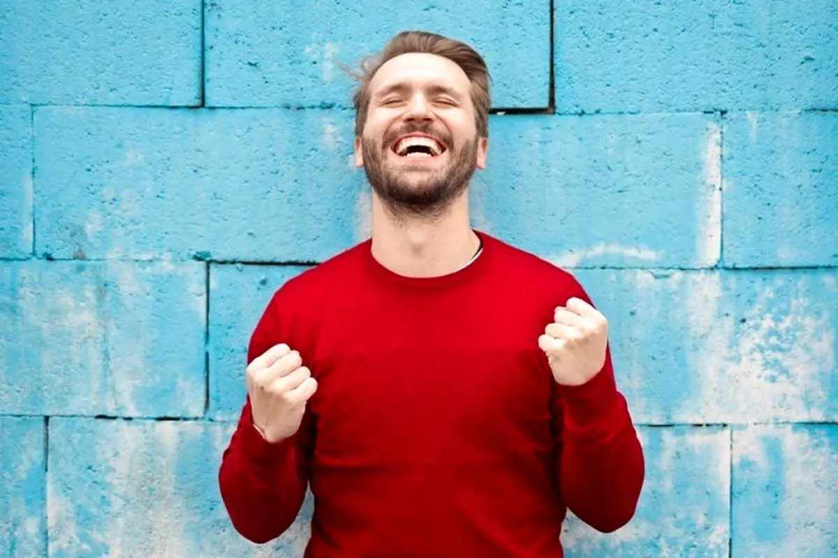 چه کنیم تا احساس شادی بیشتری داشته باشیم؟