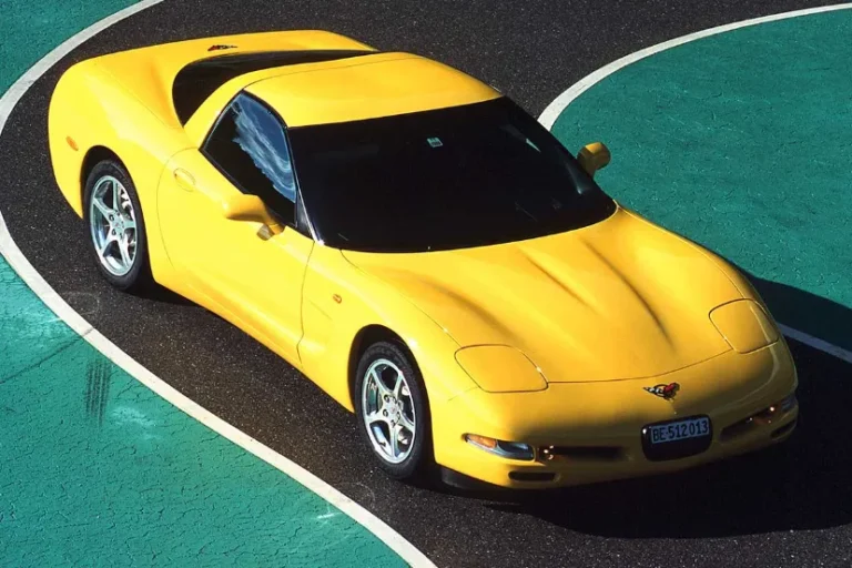 شورلت کوروت