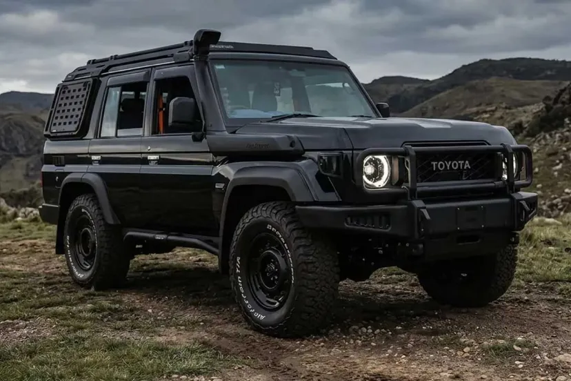 تویوتا لندکروزر