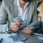 چگونه با یک شغل جانبی در کنار یک شغل تمام‌وقت ثروتمند شویم؟