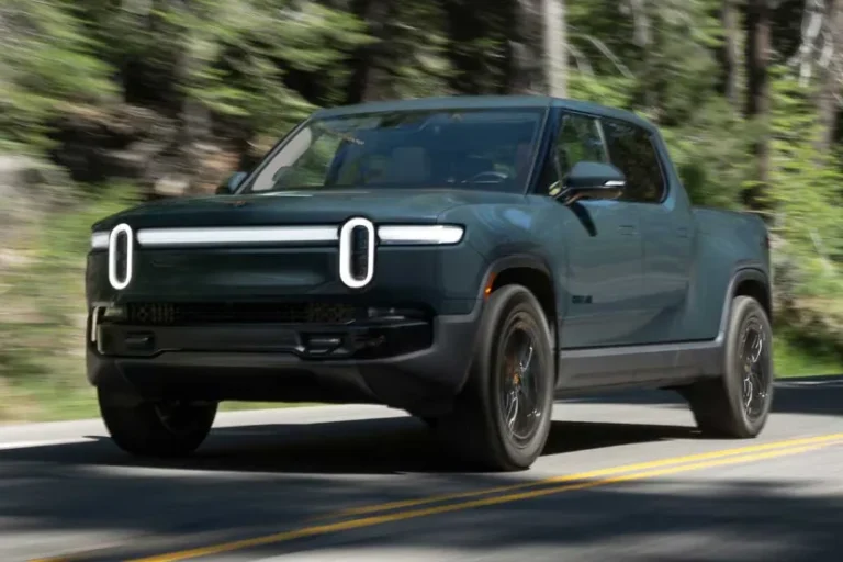 پیکاپ ریویان R1T