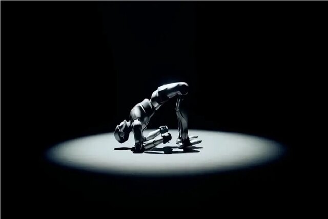 ربات انسان‌نمای فضانورد