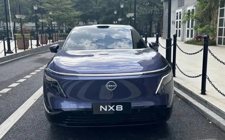 نیسان NX8