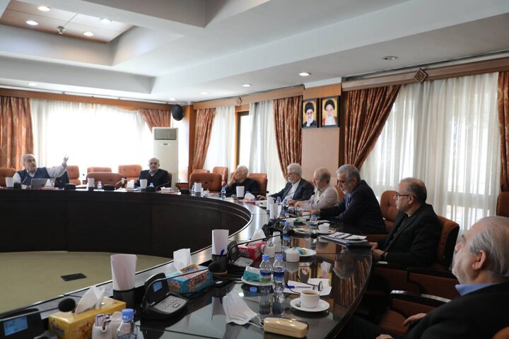 بررسی چالش ها