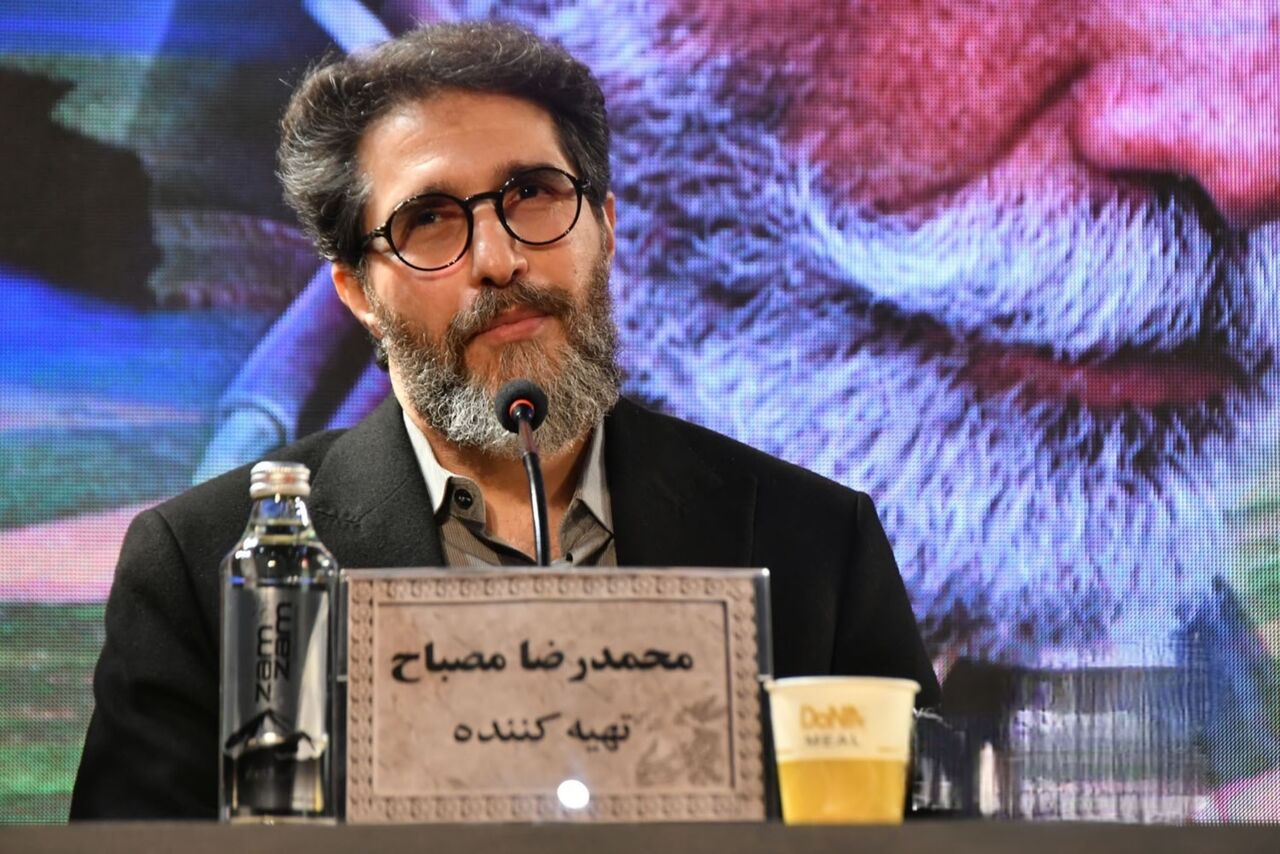 «در آغوش درخت»