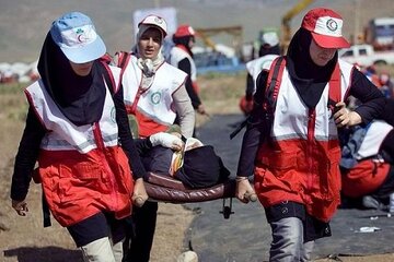 امدادگر زن