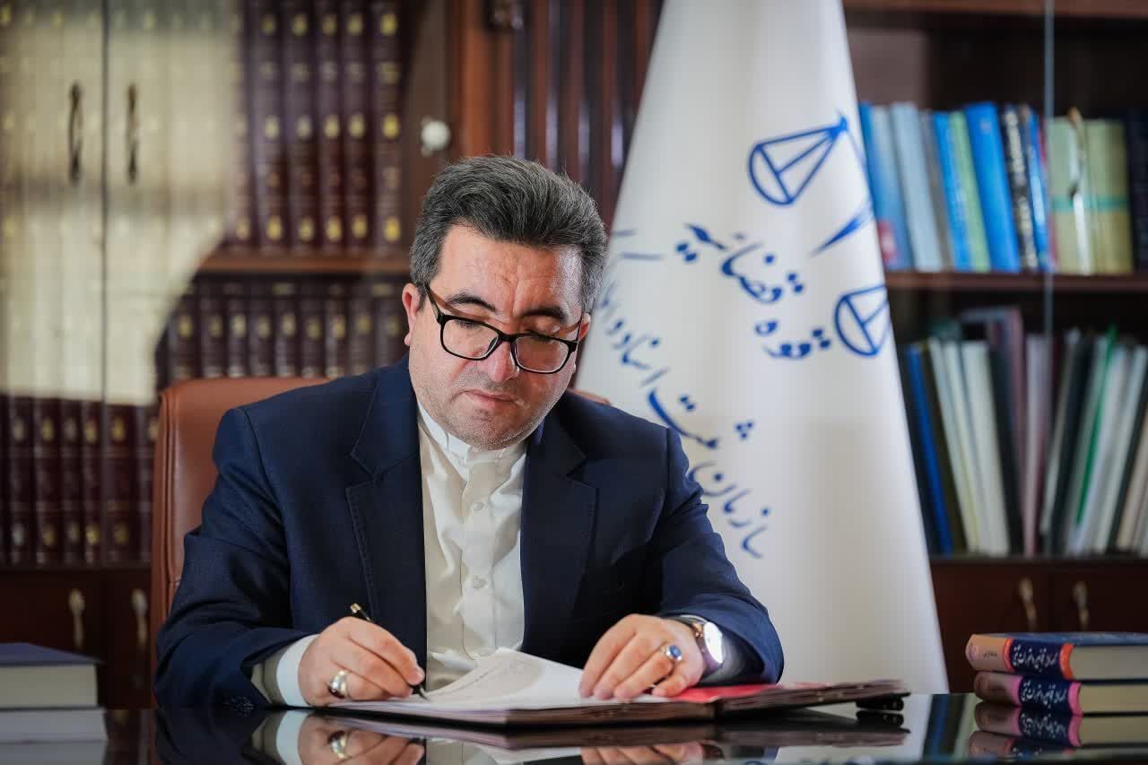 رئیس سازمان ثبت اسناد و املاک کشور و رئیس مرجع ملی مالکیت فکری ایران
