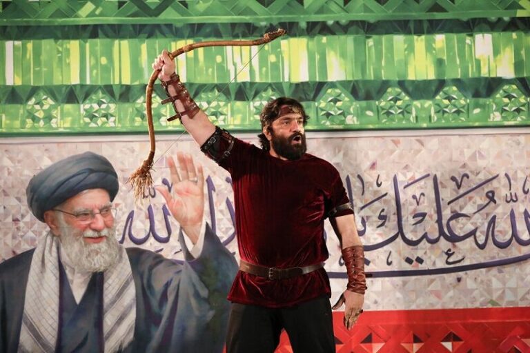 نمایش میدانی
