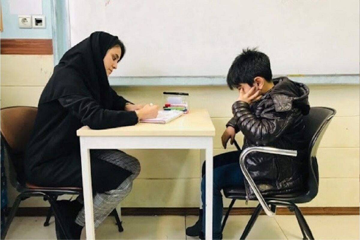 مشاور سلامت دانش‌آموزان