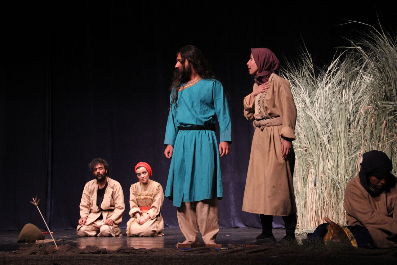 «نور بر نیزه»