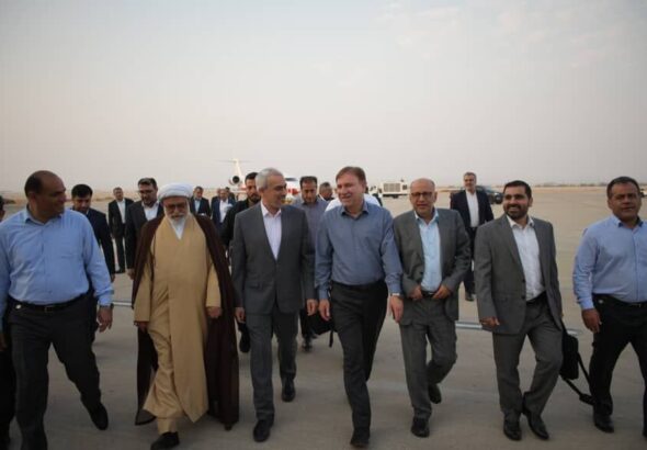 وزیر امور اقتصادی و دارایی