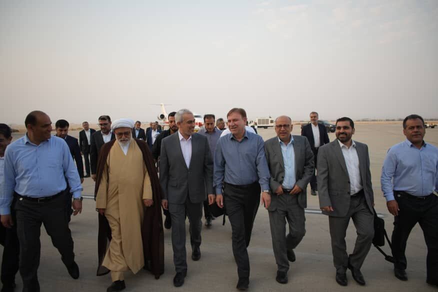 وزیر امور اقتصادی و دارایی