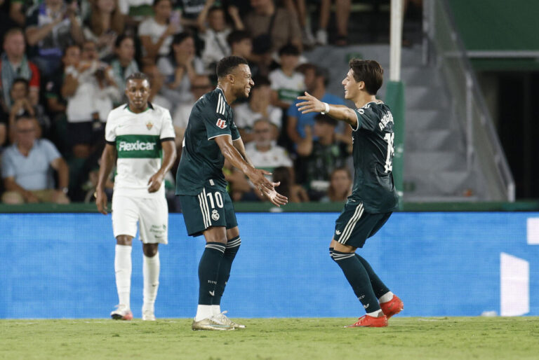 رئال