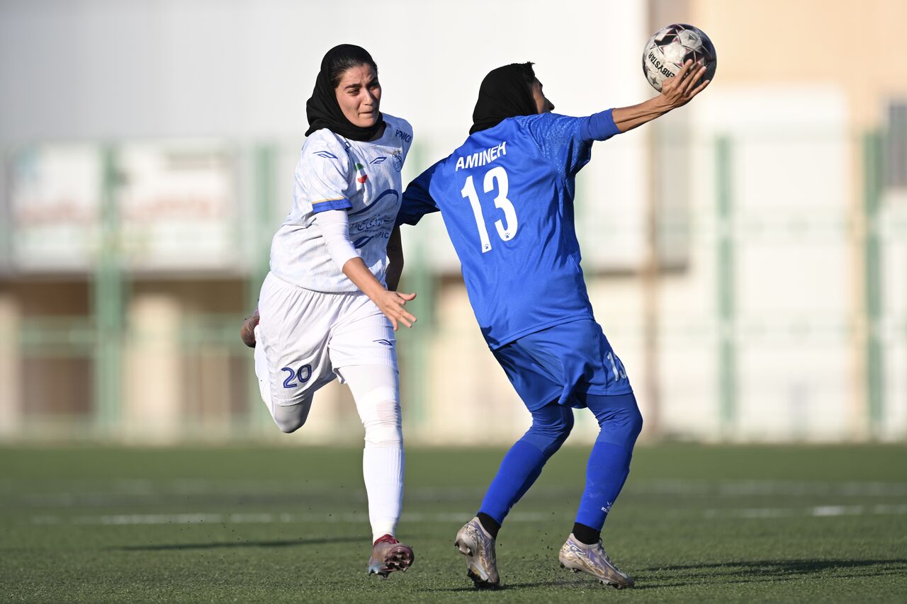 فوتبال بانوان